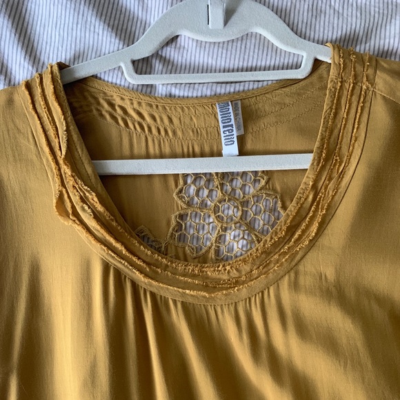 Right above the knee mustard yellow dress - Picture 4 of 7